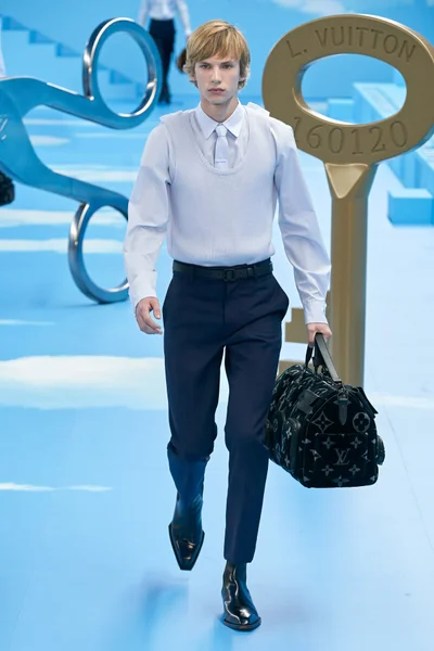 Look 7